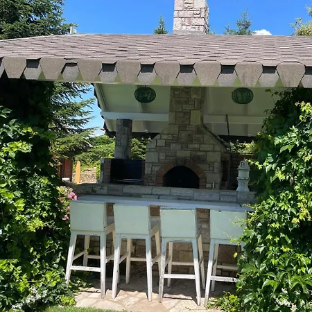 Tre Bujtinat Gjinar Bed & Breakfast *