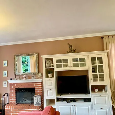 Tre Bujtinat Gjinar Bed & Breakfast