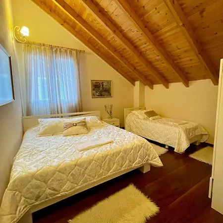 Tre Bujtinat Gjinar Bed & Breakfast